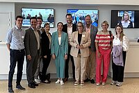 Group picture of delegation of the SPD Parliamentary Working Group on Labour, Health and Social Affairs in the North Rhine-Westphalia state parliament and representatives from FES Future of Work
