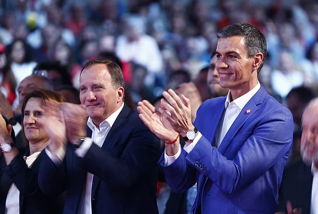 Pedro Sanchez applauding