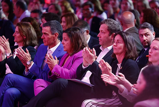 Audience applauding