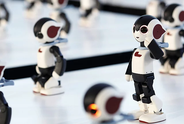 Humanoid communication robots