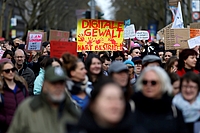 Several thousand people participate in a demonstration 'Against Patriarchal Violence'. With signs like 'Thank you Collien', the participants protest against digital and sexual violence. 